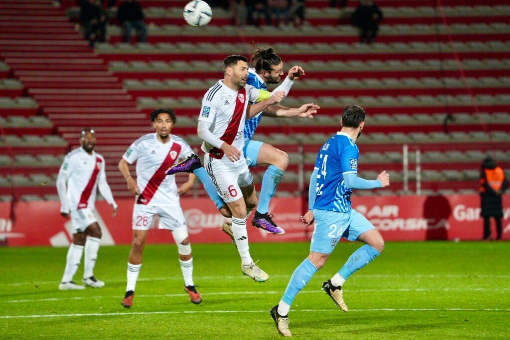 nhan-dinh-soi-keo-ajaccio-vs-amiens-luc-1h00-ngay-5-4-2025